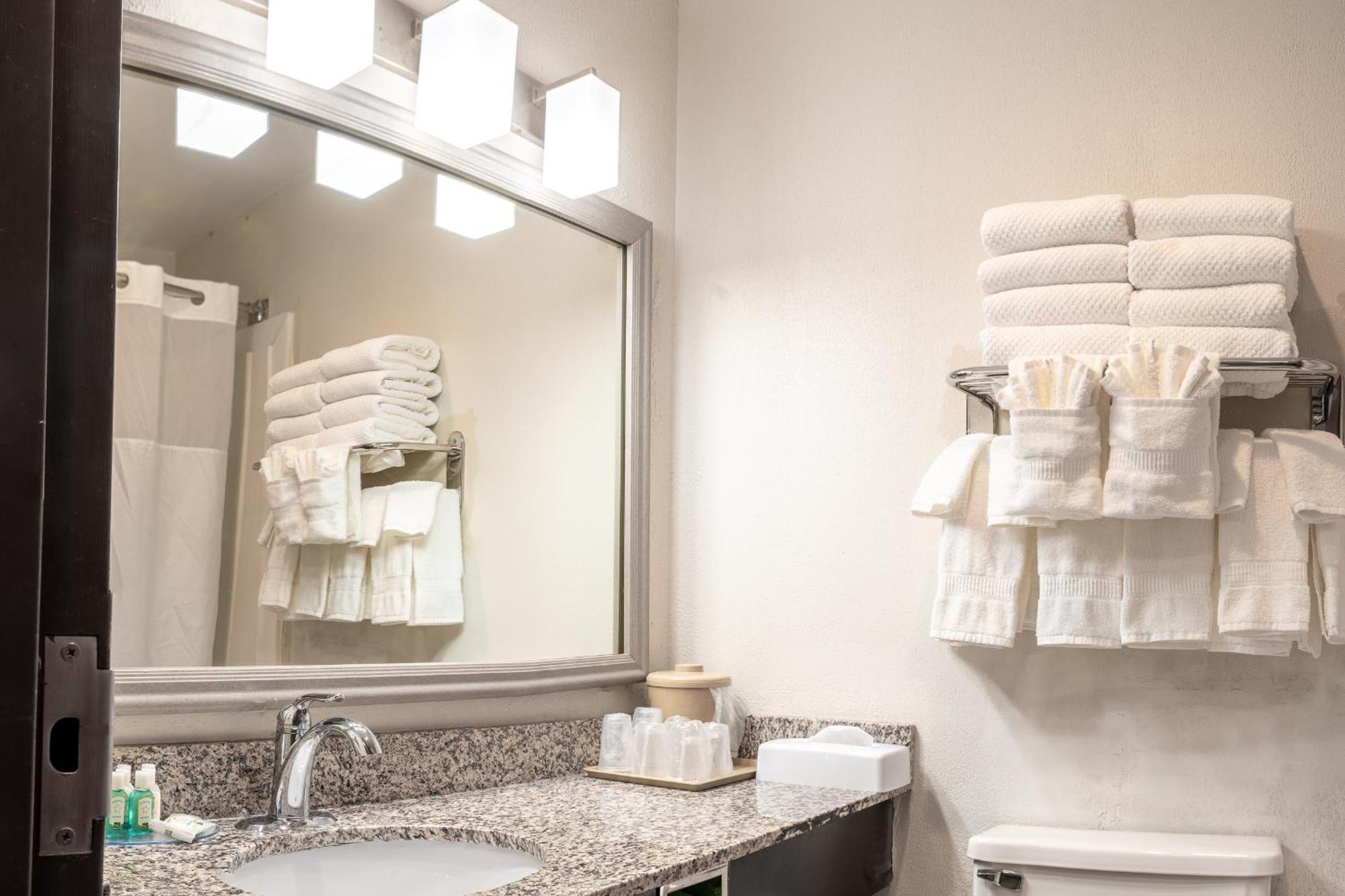 Quality Milan-sandusky Inn 2*